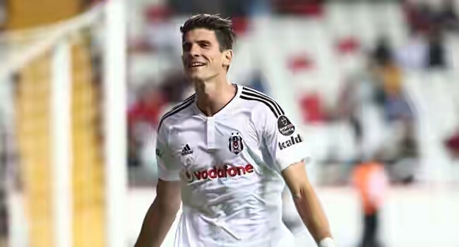 Mario Gomez Whatsapp'tan yazdı 